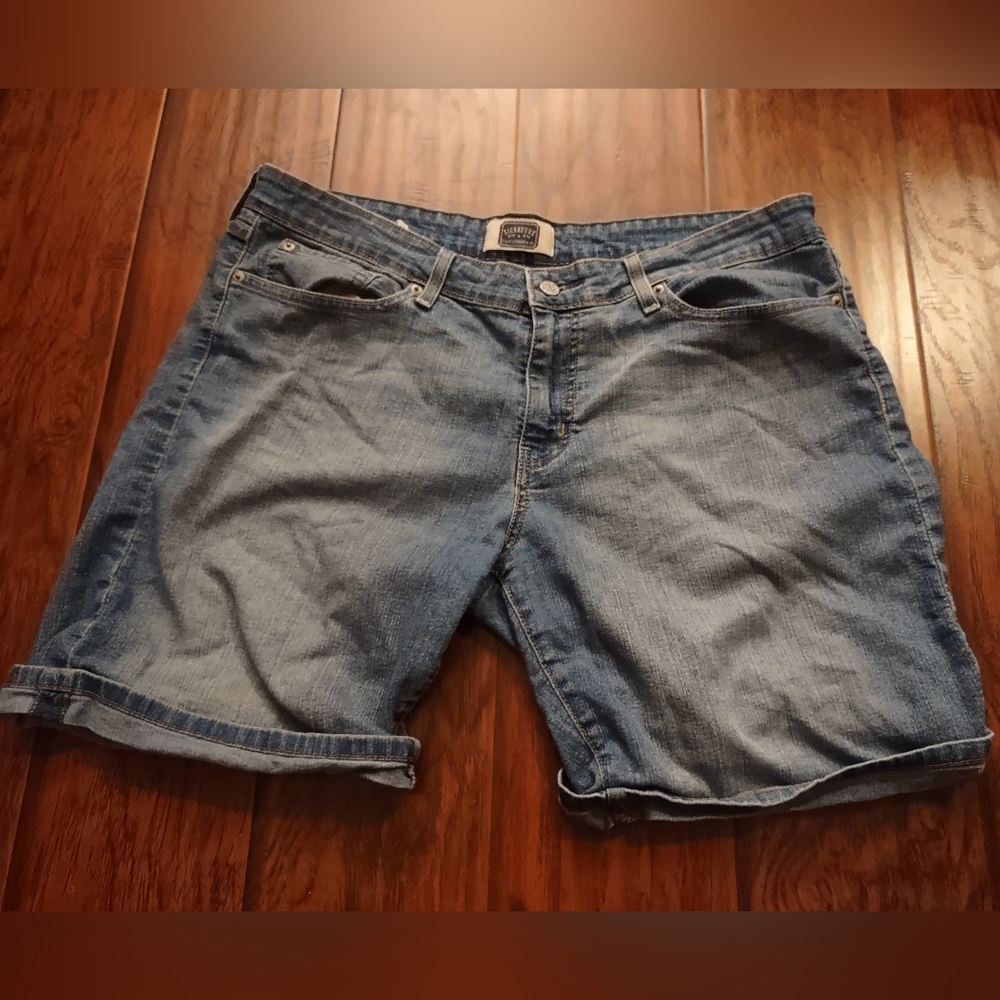 Levi Jean Shorts